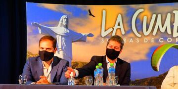 Firma de convenio económico en La Cumbre.