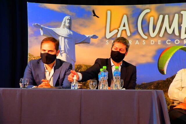 Firma de convenio económico en La Cumbre.