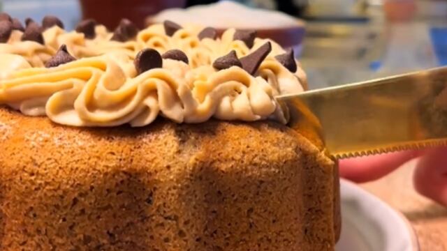 Cómo hacer budín de café con frosting.