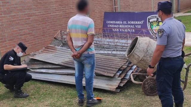 Detienen a un hombre acusado de vender materiales de construcción mientras cuidaba un predio en El Soberbio