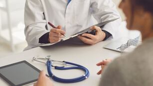 Prepagas: ¿Cuánto debe pagar un joven menor de 35 años en Argentina por salud privada?