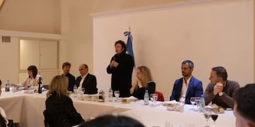 El jefe de Estado encabezó la reunión con integrantes de la Cámara baja.