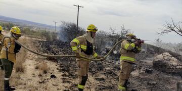Incendio en Traslasierra. Zona de la Cuesta de Brochero. (Gentileza)