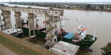 Los puertos en el norte del Gran Rosario son uno de los principales polos agroexportadores del país. (@gobsantafe)