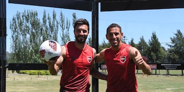 Los exfutbolistas le dijeron adiós a la Lepra y a la actividad profesional con pocos días de diferencia. (@MR11ok)
