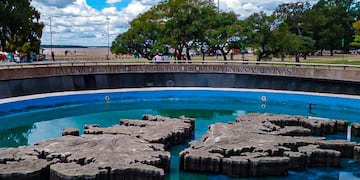 En Rosario, el Cenotafio a los Caídos en Malvinas se encuentra en el Parque Nacional a la Bandera.