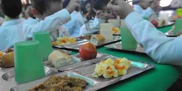 Reparto de raciones de comida