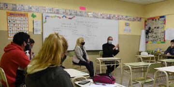 Promueven la vacunación en alumnos mayores de edad
