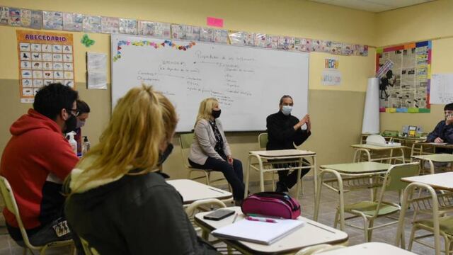 Promueven la vacunación en alumnos mayores de edad