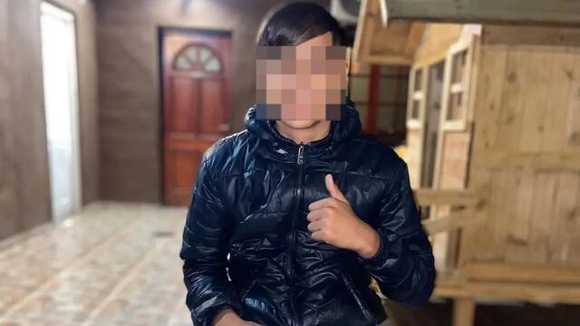 Lázaro fue atacado en una plaza de Córdoba y lucha por su vida.