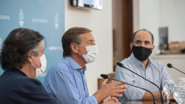 El gobernador provincial en la conferencia de prensa de hoy, lunes 18 de enero, donde dio los detalles del ciclo lectivo 2021.