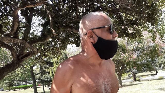 El conductor también fue criticado de inmediato por sus compañeros en medio de la manifestación. (@gbelluati)