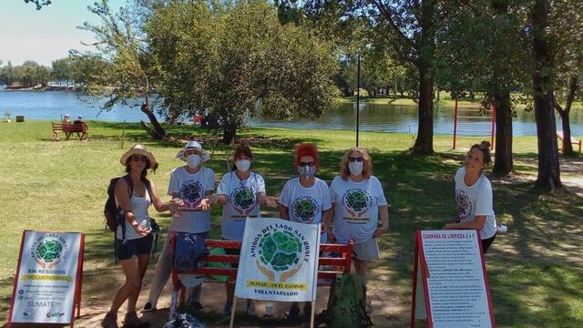 Los "Amigos del lago San Roque" llevaron adelante una jornada de recolección de residuos.