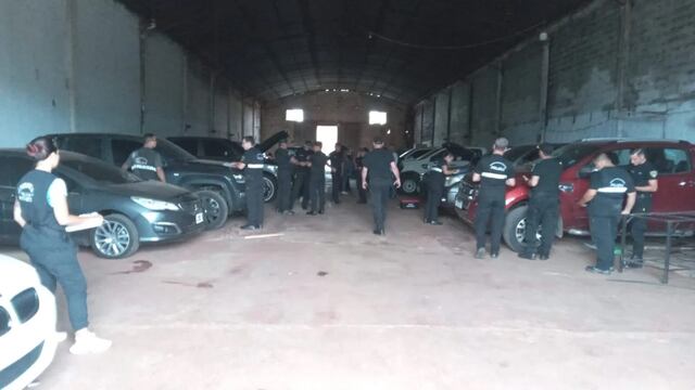 Garupá: allanan un galpón con decenas de autos de alta gama presuntamente robados.