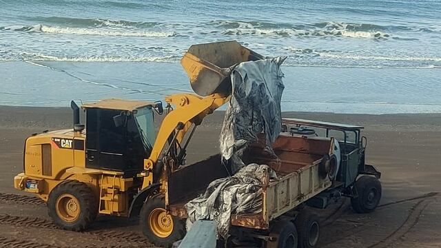 Realizan trabajos en el frente costero de Pehuen Co