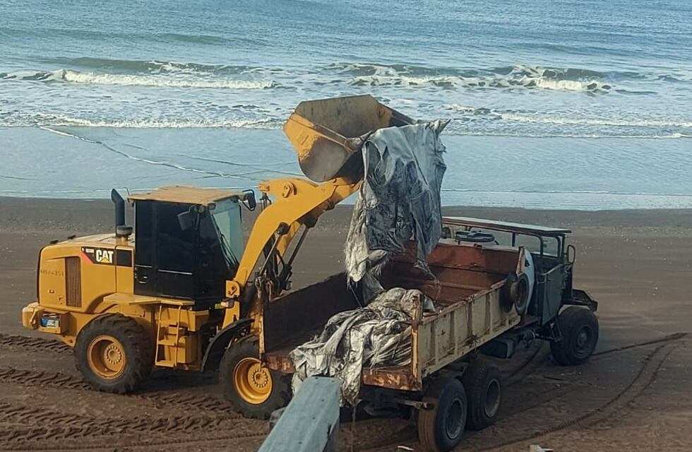 Trabajos de reacondicionamiento del frente costero de Pehuen Co