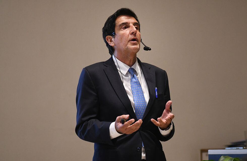 Melconian: “La dolarización está a punto de archivarse”