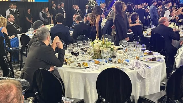 Jey Mammon en la mesa de los Martín Fierro