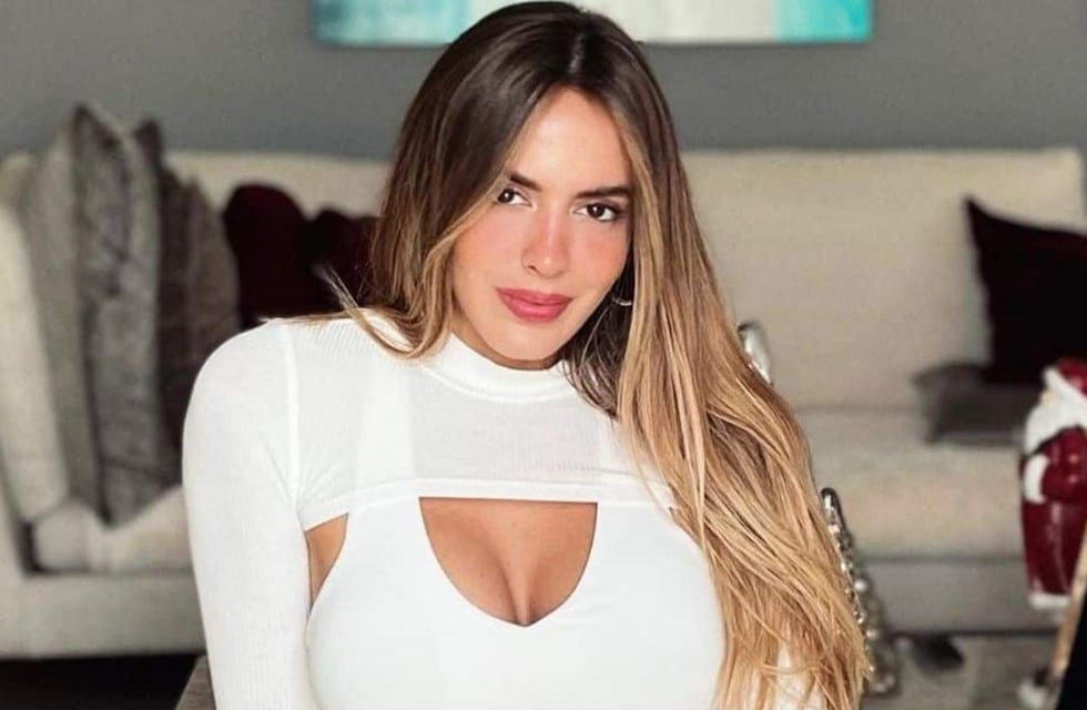 Shannon de Lima optó por un look elegante sport para posar frente a las cámaras con todo el glamour
