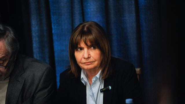 Patricia Bullrich suspende su cierre de campaña 
Federico Andahazi , Luis Brandoni 
Maximiliano Guerra . 
Foto Federico Lopez Claro