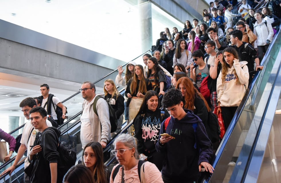 Llegaron a Ezeiza 244 argentinos evacuados de Israel, mientras el Papa pide por “corredores humanitarios” en Gaza