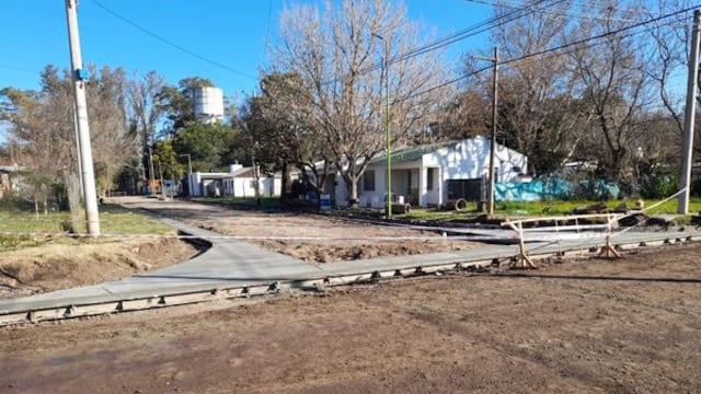 Zavalla: nuevas luminarias led y cordón cuneta (Facebook Comuna de Zavalla)