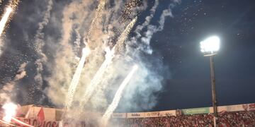 En Alta Córdoba no cabe un alfiler. El recibimiento fue impactante en la final de Instituto.
