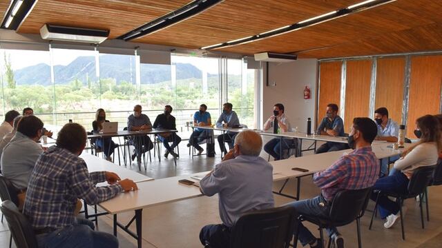 El Gobierno provincial y las sociedades rurales de San Luis, se reunieron con el fin de continuar con los trabajos para definir acciones que permitan potenciar la producción ganadera.