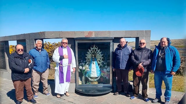 El grupo que viajó con Carlos.