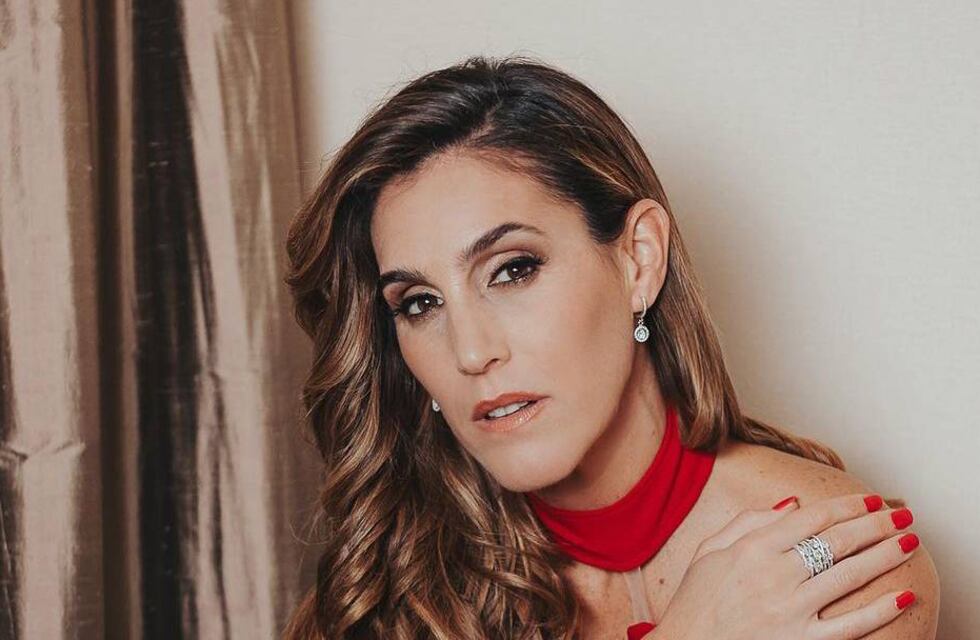 Martín Fierro 2023: Soledad Pastorutti se vistió de rojo con un look imponente