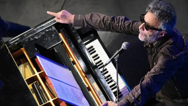 El músico Fito Páez fue distinguido como Doctor Honoris Causa por la Universidad Nacional de Rosario (UNR), La ceremonia fue en el Espacio Cultural Universitario (ECU).