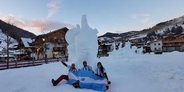 Fueguinos ganaron el segundo puesto en “Escultura en nieve” en Italia