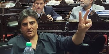 Juan Vázquez.