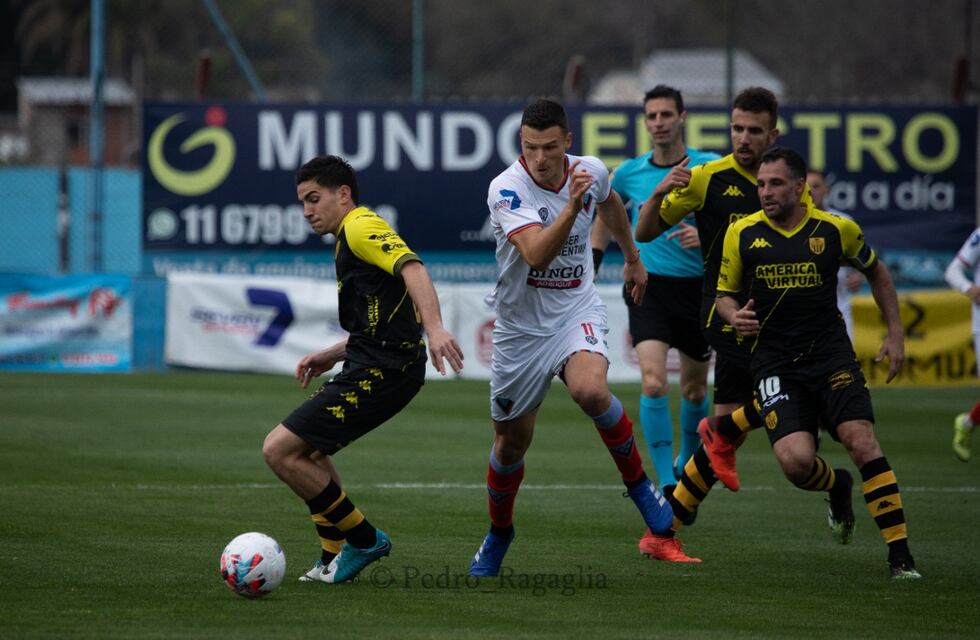 Santamarina de Tandil perdió 2 a 0 en su visita a Brown de Adrogué