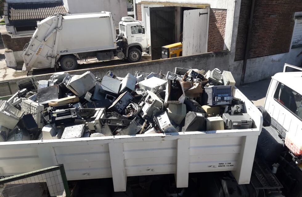 Tres Arroyos: se entregan más de 1800 kilos de desechos informáticos para su reciclado
