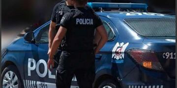 Tres delincuentes armados ingresaron a una vivienda de Lujan  de Cuyo donde estaba una mujer con sus dos pequeños hijos, le robaron todo. Imagen ilustrativa