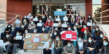Trabajadores de Salud provincial en el Hospital Córdoba.