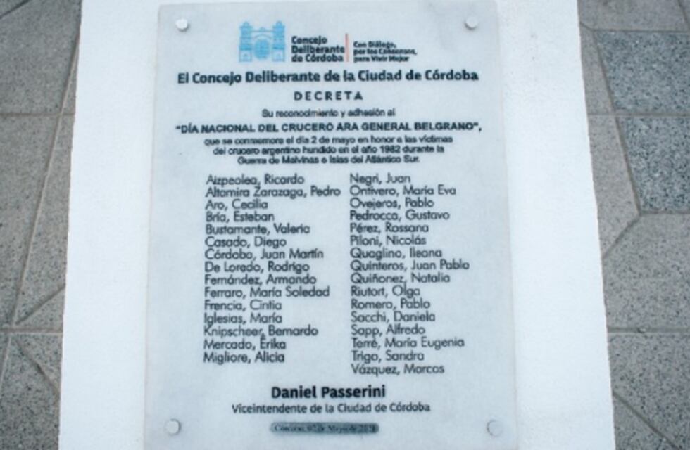 Polémica en Córdoba: ¿homenaje a los caídos del Manuel Belgrano o a los concejales?