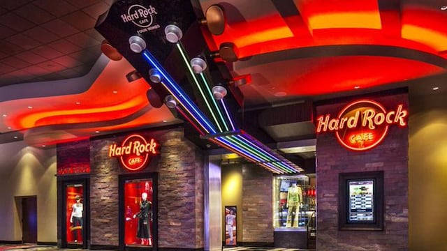 Inauguran el nuevo Hard Rock Café en el aeropuerto de Puerto Iguazú.
