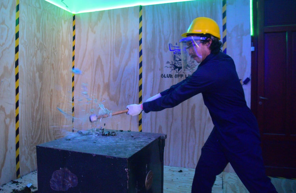 Para liberar estrés: cómo es la primera sala de destrucción de Córdoba