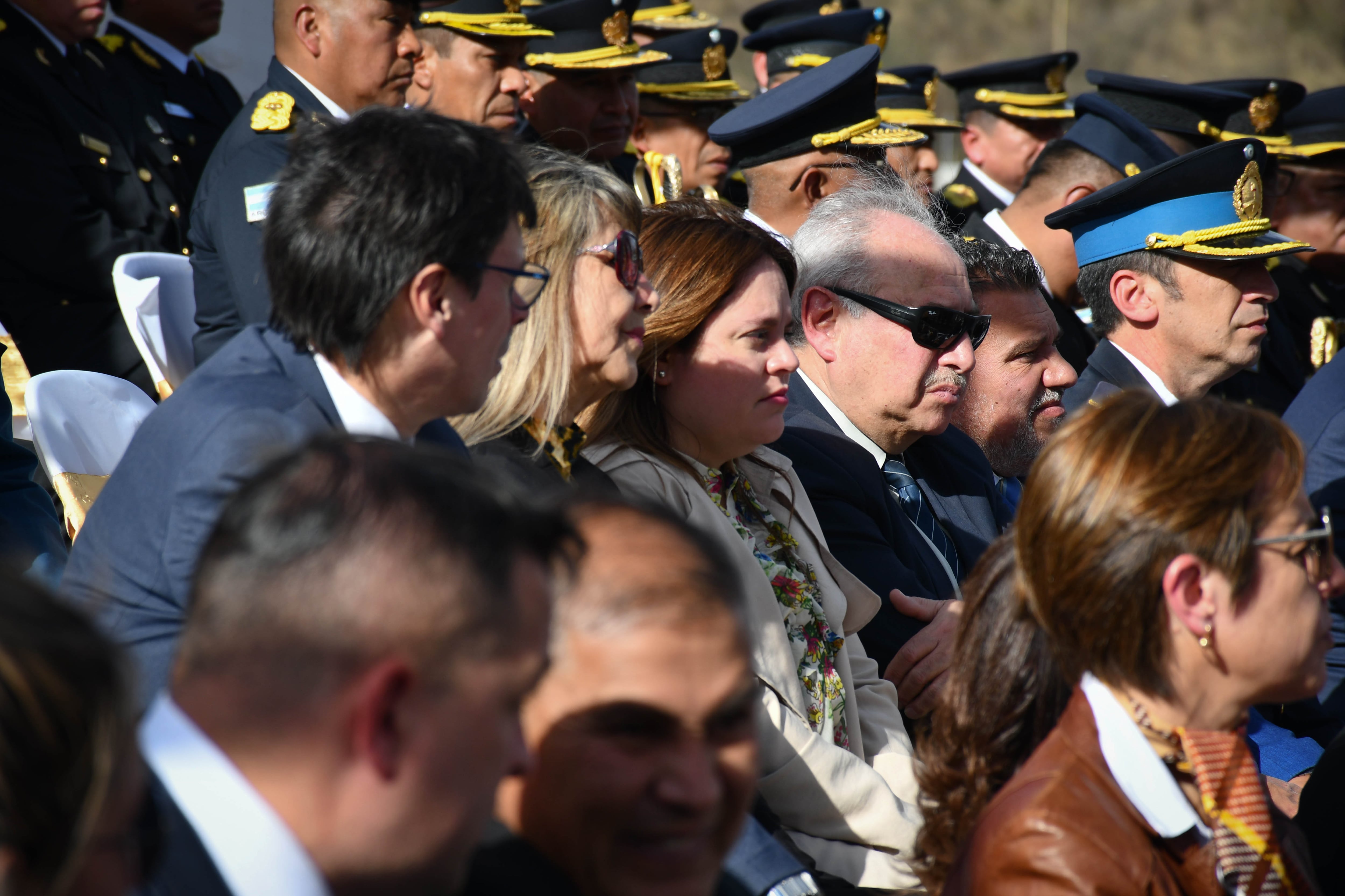 Las concejales Blanca Ontiveros y Melisa Silva fueron las representantes del Concejo Deliberante de San Salvador de Jujuy en el acto de la Policía provincial.