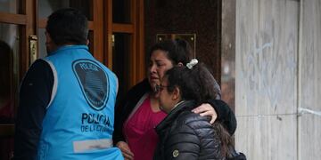 Conmoción total por el crimen de una familia en Villa Crespo. (Gentileza Clarín)