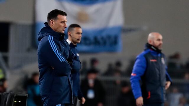 AMDEP8988. BUENOS AIRES (ARGENTINA), 07/09/2023.- El seleccionador de Argentina Lionel Scaloni hoy, en un partido de las Eliminatorias Sudamericanas para la Copa Mundial de Fútbol 2026 entre Argentina y Ecuador en el estadio Más Monumental en Buenos Aires (Argentina). EFE/ Juan Ignacio Roncoroni