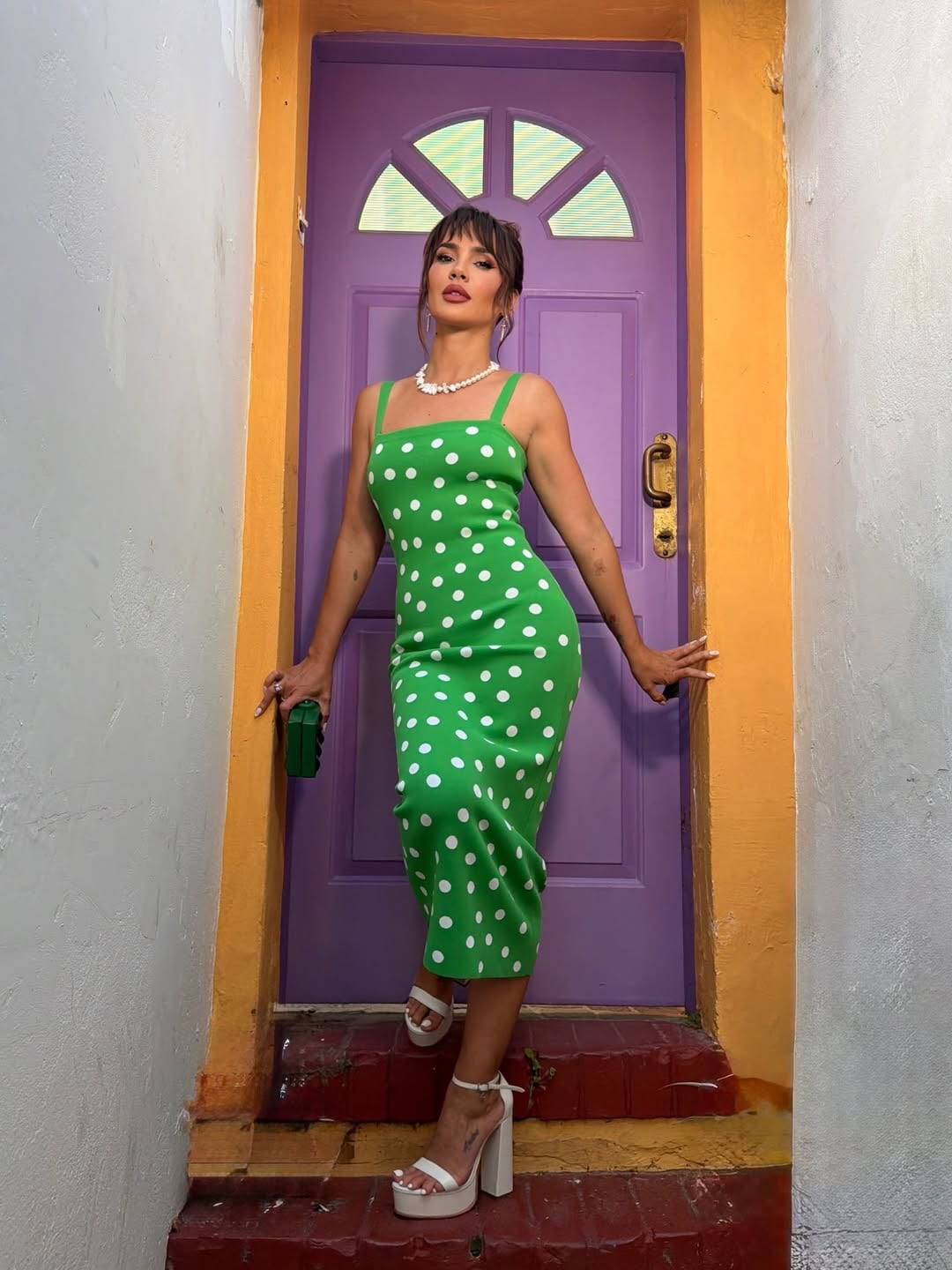 Vestido mega ajustado verde y lunares blancos: Celeste Cid marcó tendencia con un look inspirado en los años 60