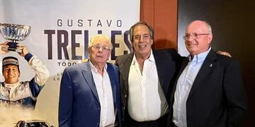 Trelles, junto a quienes fueron sus navegantes de títulos mundiales: Jorge del Buono (a la izq.) y Martín Christie.