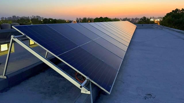 La Escuela Vélez Sársfield de Arroyito es la primera en el Departamento San Justo en generar su energía eléctrica