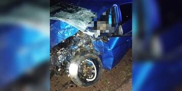 Un hombre falleció luego de chocar su vehículo contra un árbol en Paraje Tres Esquinas.