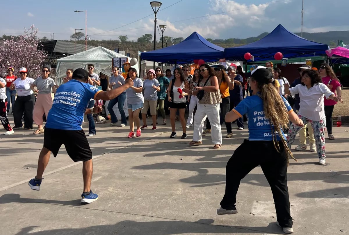 Una tarde plena de actividades propuso el proyecto "Punto de Promoción y Contribución al Autocuidado y el Bienestar Integral" en la Ciudad Cultural.