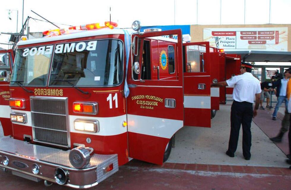 Bomberos de Pérez: la nueva autobomba importada de Austria ahora está en Campana