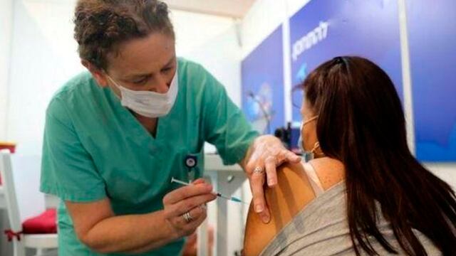 Comienzan a vacunar a mayores de 35 años (APN)